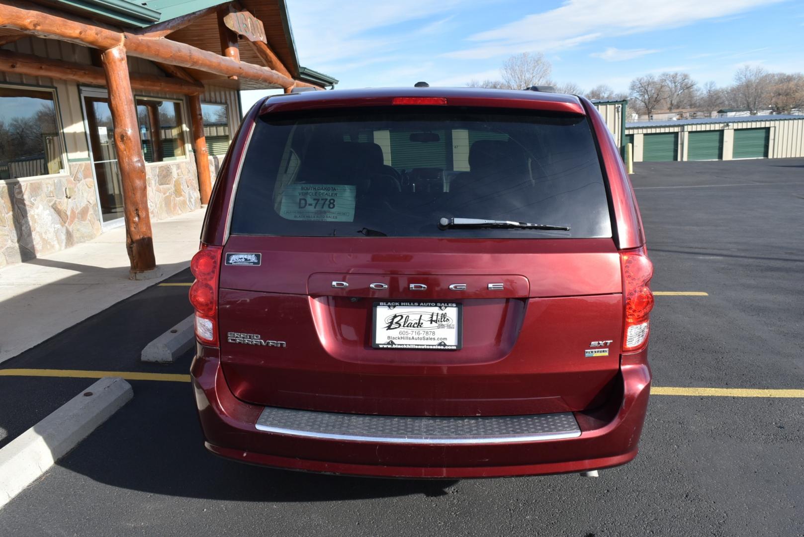 2017 Maroon /Black Dodge Grand Caravan SXT (2C4RDGCGXHR) with an 3.6L V-6 VVT 24 Valve Flex Fuel engine, 6-Speed Automatic transmission, located at 1600 E Hwy 44, Rapid City, SD, 57703, (605) 716-7878, 44.070232, -103.171410 - Photo#6